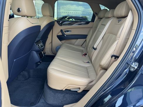 Used 2019 Bentley Bentayga AWD/4WD image 5