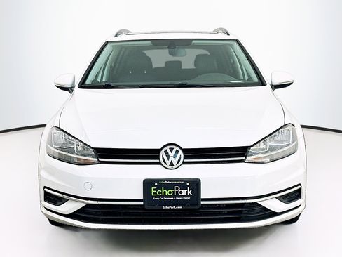 Used 2018 Volkswagen Golf SE FWD image 2