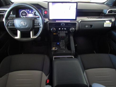 Certified 2025 Toyota Tacoma TRD Off-Road image 36