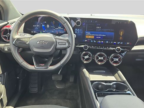 Used 2025 Chevrolet Blazer EV RS AWD/4WD image 9