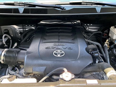 Used 2020 Toyota Tundra Limited w/ Limited Premium Package AWD/4WD image 32
