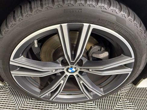 Used 2021 BMW 330i Sedan w/ Parking Assistance Package RWD image 13