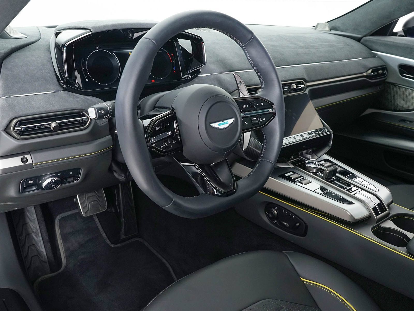 Used 2026 Aston Martin Vanquish RWD image 4