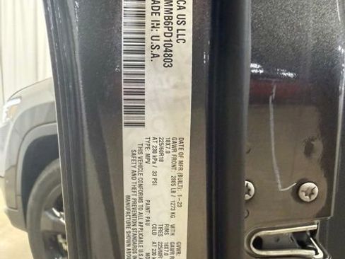 Used 2023 Jeep Cherokee Altitude Lux w/ Lux Elite Package image 30