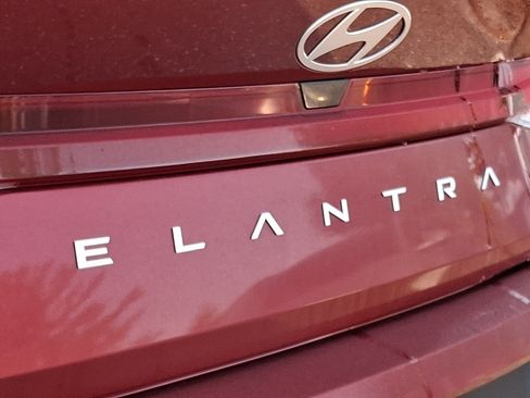 Certified 2024 Hyundai Elantra SE FWD image 29