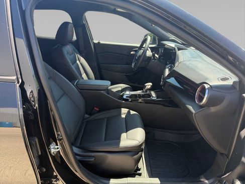Used 2026 Chevrolet Trax RS FWD image 11