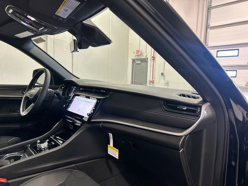 New 2026 Jeep Grand Cherokee Altitude image 34