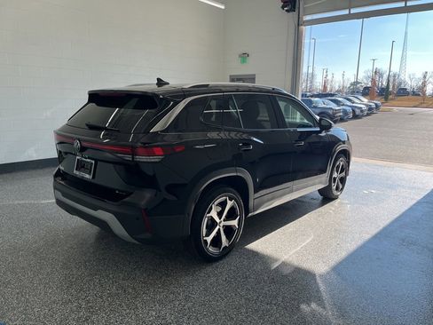 New 2026 Volkswagen Tiguan SE image 7