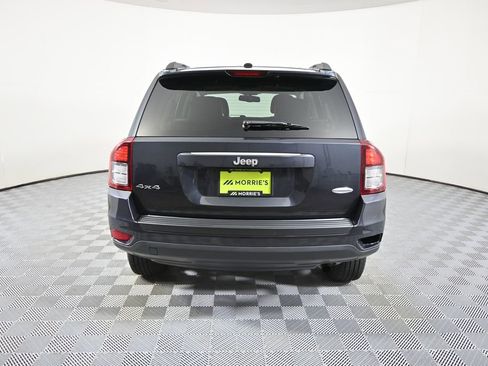 Used 2014 Jeep Compass Latitude w/ Sun/Sound Group AWD/4WD image 5