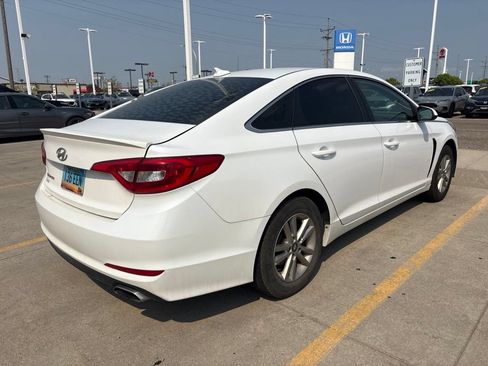 Used 2015 Hyundai Sonata SE FWD image 3
