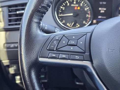 Used 2020 Nissan Rogue SV w/ Sun & Sound Touring Package image 31