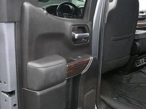Used 2021 GMC Sierra 1500 SLE w/ X31 Off-Road Package AWD/4WD image 11