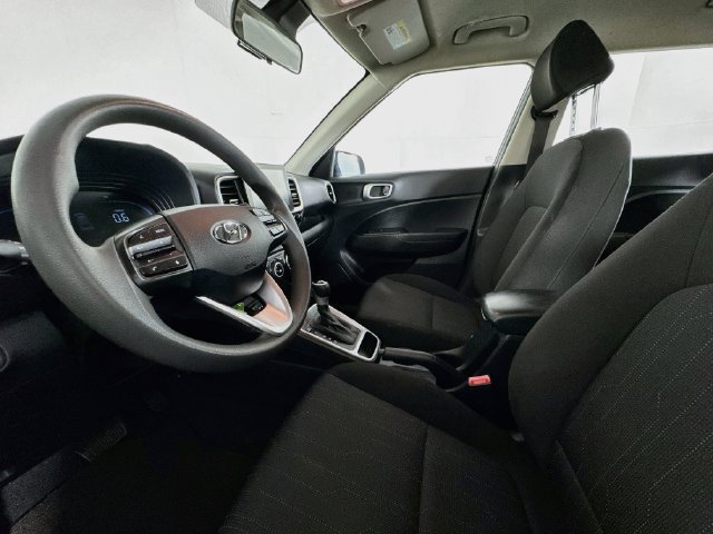 Used 2026 Hyundai Venue SE FWD image 18