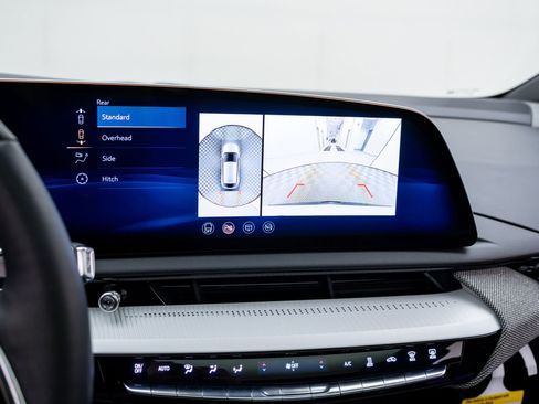 Certified 2025 Cadillac Optiq Luxury 2 w/ LPO, Floor Liner Package AWD/4WD image 26