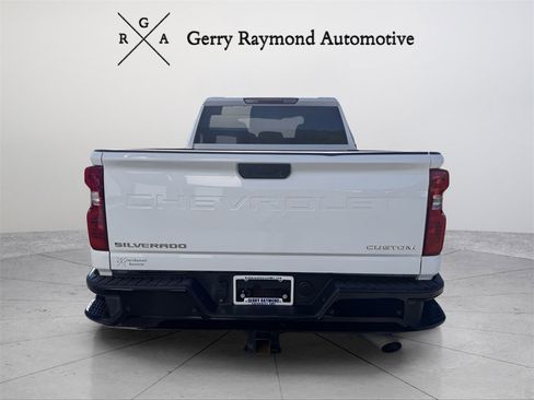 Used 2025 Chevrolet Silverado 2500 Custom w/ Custom Value Package image 5
