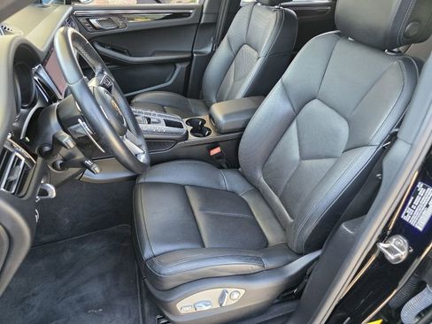 Used 2019 Porsche Macan image 11