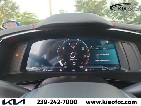 Used 2024 Chevrolet Corvette Stingray Coupe w/ 1LT RWD image 23