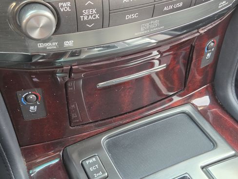 Used 2011 Lexus LX 570 4WD w/ Luxury Pkg image 23