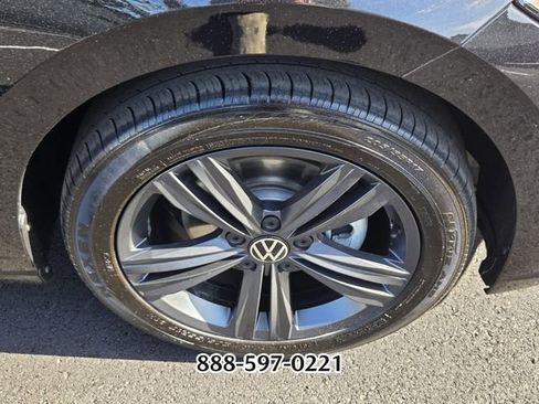Used 2022 Volkswagen Jetta SE w/ Panoramic Sunroof Package FWD image 20
