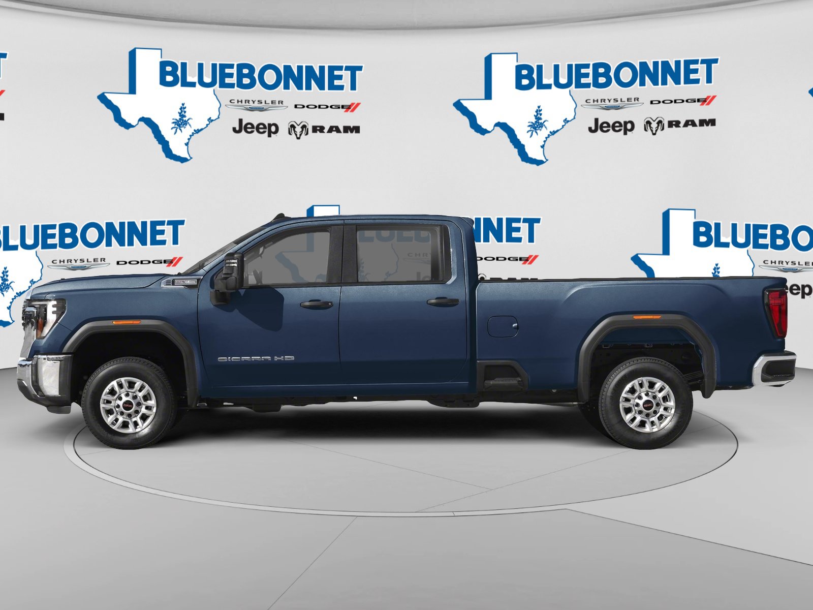 Used 2025 GMC Sierra 2500 Denali w/ Denali Reserve Package AWD/4WD image 3