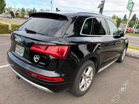 Used 2019 Audi Q5 2.0T Premium w/ Convenience Package AWD/4WD image 4