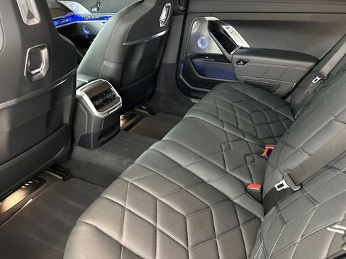 Certified 2023 BMW i7 xDrive60 w/ Executive Package 2 AWD/4WD image 27