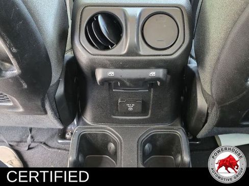 Used 2024 Jeep Wrangler Unlimited Rubicon AWD/4WD image 17