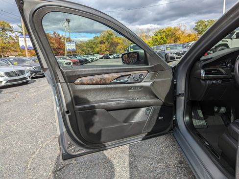 Used 2018 Cadillac CT6 Luxury image 12