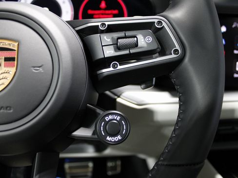 New 2026 Porsche Cayenne S image 29