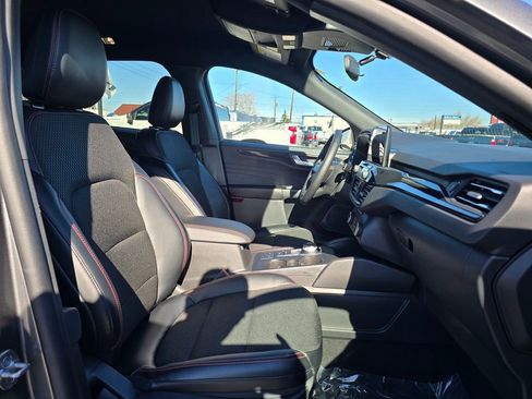 Used 2025 Ford Escape ST-Line AWD/4WD image 10