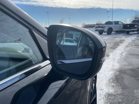 Used 2024 Mitsubishi Outlander SE image 14