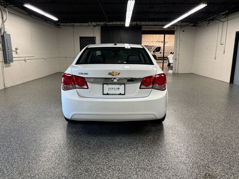 Used 2014 Chevrolet Cruze LS image 6