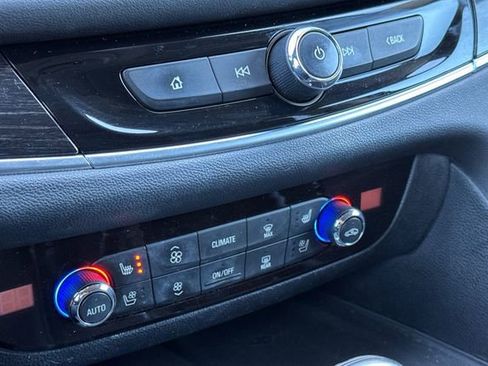 Used 2019 Buick Enclave Avenir w/ Avenir Technology Package image 32