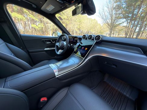 Used 2026 Mercedes-Benz GLC 300 image 19