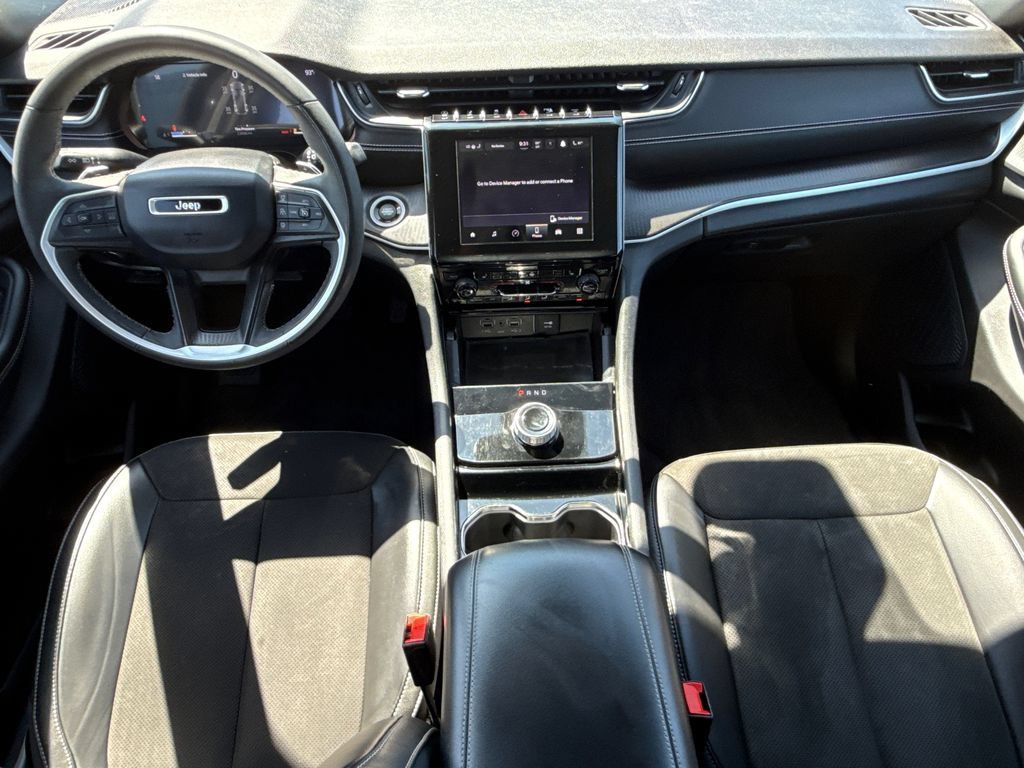 Used 2023 Jeep Grand Cherokee Altitude RWD image 11