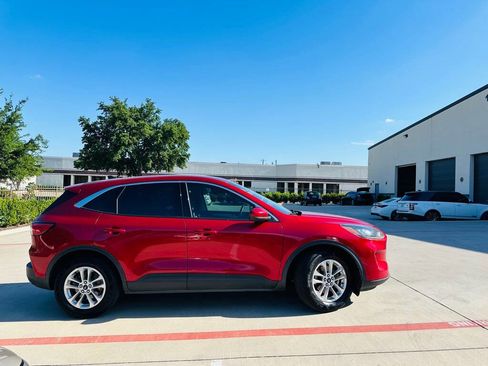 Used 2020 Ford Escape SE FWD image 11