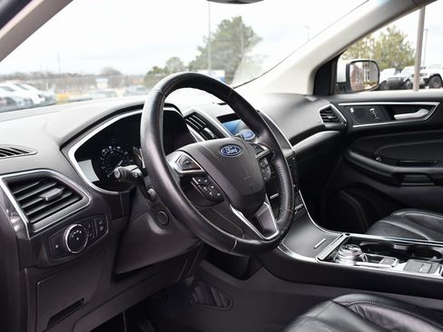 Used 2019 Ford Edge Titanium w/ Cold Weather Package image 11