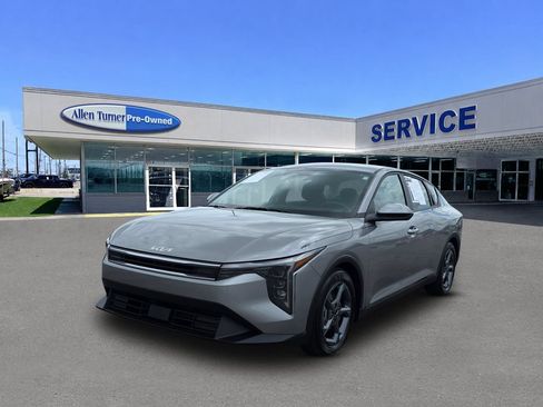 Used 2025 Kia K4 FWD image 4