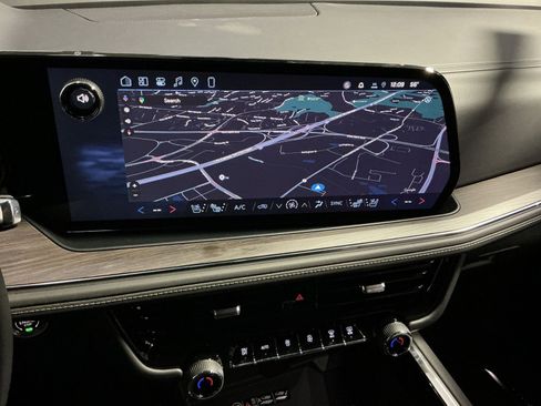 New 2026 Chevrolet Suburban Premier image 28