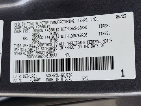 Used 2023 Toyota Sequoia Platinum AWD/4WD image 30
