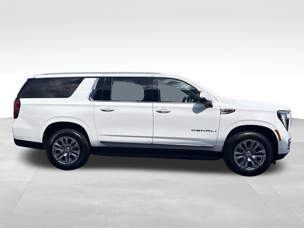 Used 2025 GMC Yukon XL Denali AWD/4WD image 15