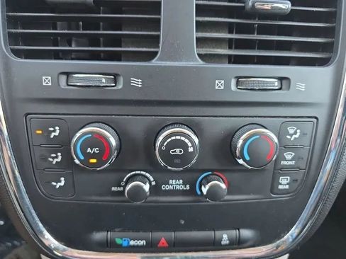 Used 2016 Dodge Grand Caravan SE w/ Quick Order Package 29E SE FWD image 25