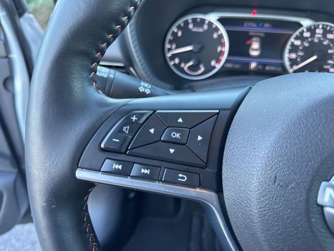 Used 2025 Nissan Sentra SR w/ SR Premium Package image 27