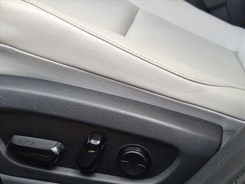 Used 2024 Lexus UX 250h FWD image 4