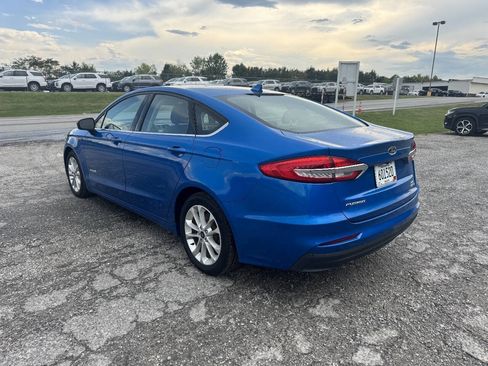 Used 2019 Ford Fusion SE FWD image 4