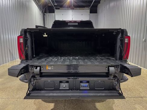 Used 2024 GMC Sierra 2500 Denali Ultimate AWD/4WD image 7
