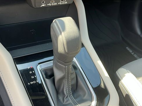 Certified 2025 Subaru Forester Limited image 17