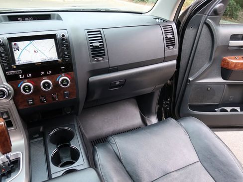 Used 2011 Toyota Tundra Limited w/ Platinum Pkg AWD/4WD image 29