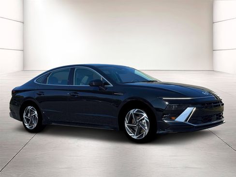 New 2026 Hyundai Sonata SEL FWD image 10