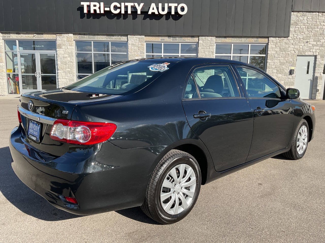 Used 2012 Toyota Corolla LE FWD image 7